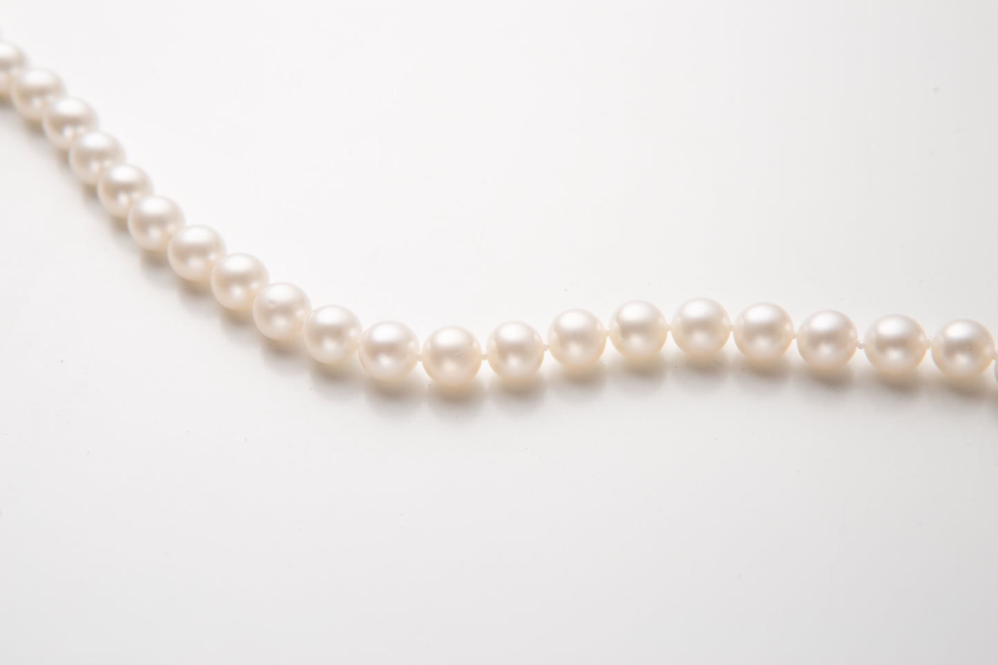 [Pre-Order] Aurora Freshwater Pearl Necklace with Silver Clasp 10MM