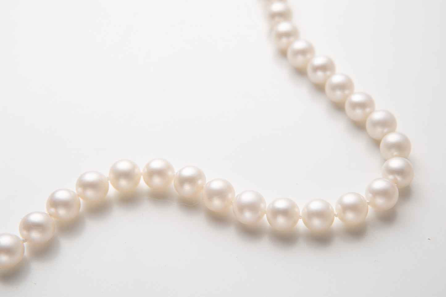 [Pre-Order] Aurora Freshwater Pearl Necklace with Silver Clasp 10MM